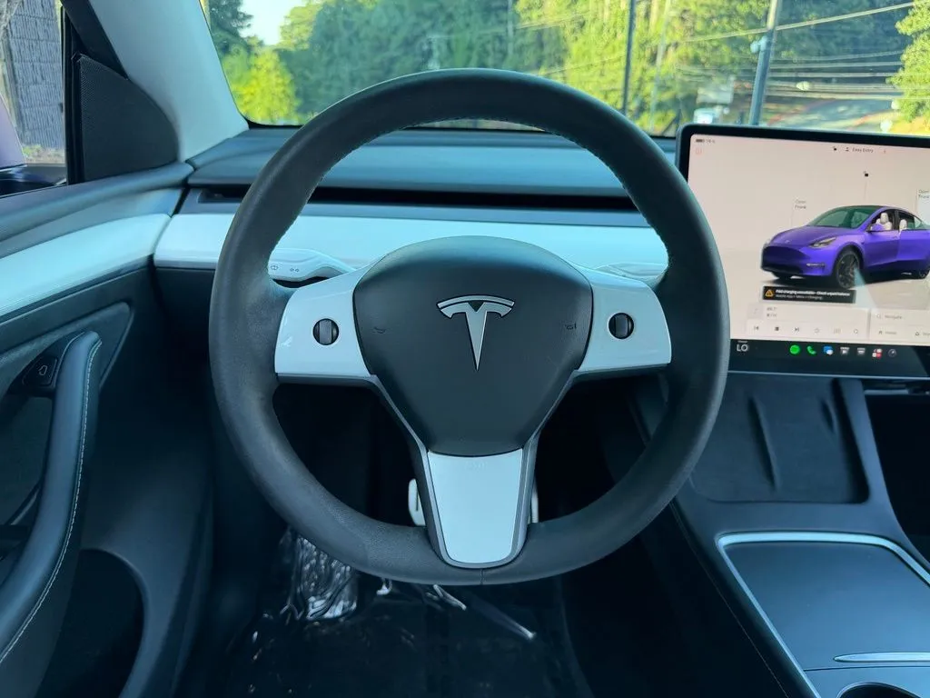 Tesla Model Y photo 44