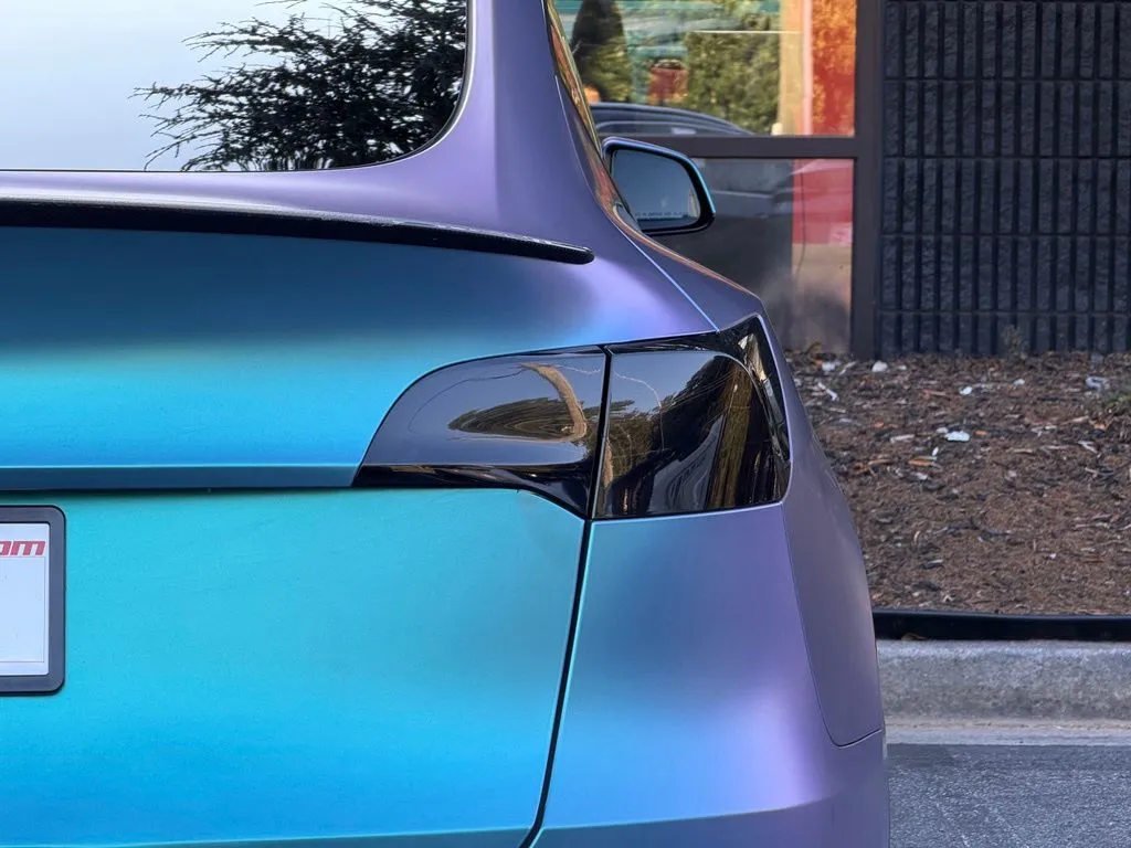 Tesla Model Y photo 16