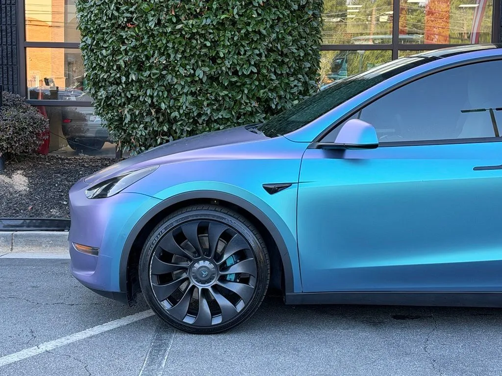 Tesla Model Y photo 10