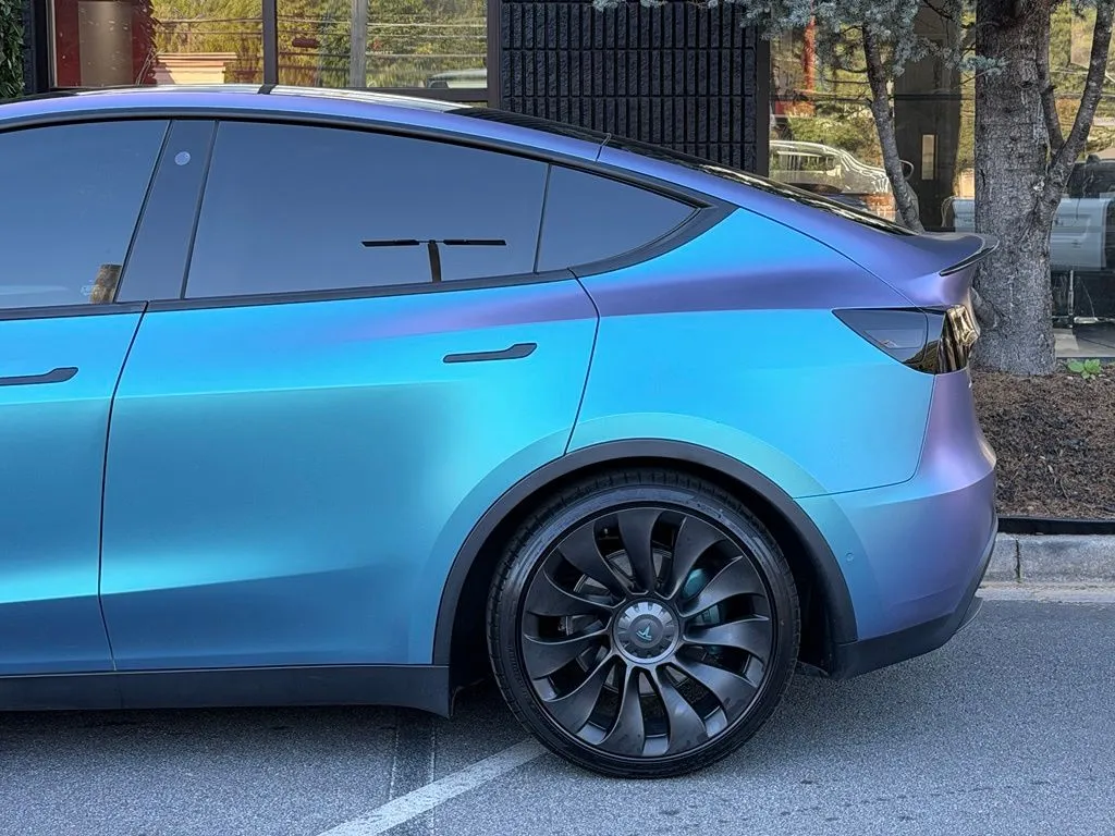 Tesla Model Y photo 11
