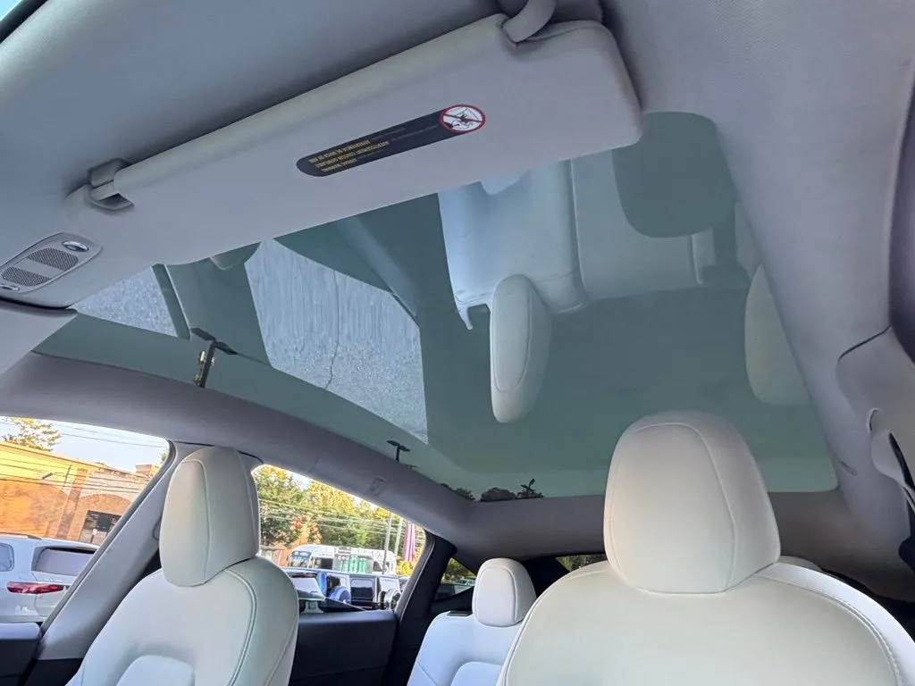 Tesla Model Y photo 51