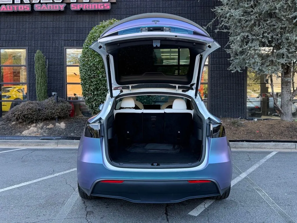 Tesla Model Y photo 17