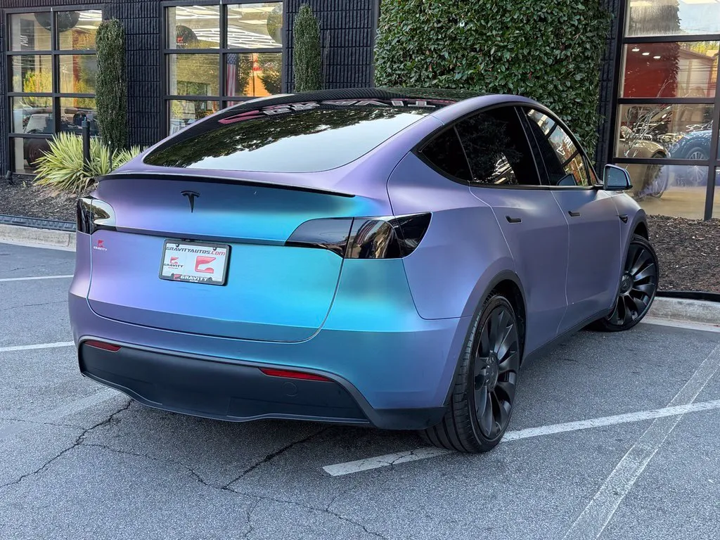 Tesla Model Y photo 12