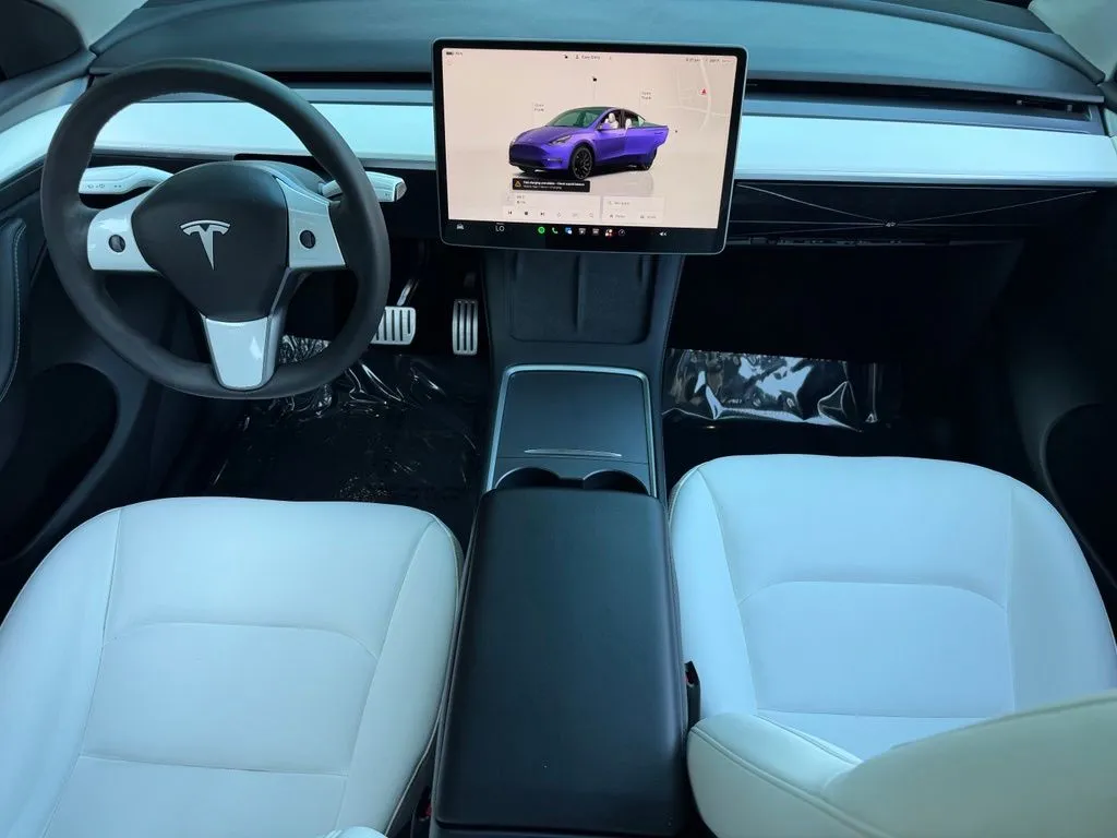 Tesla Model Y photo 41