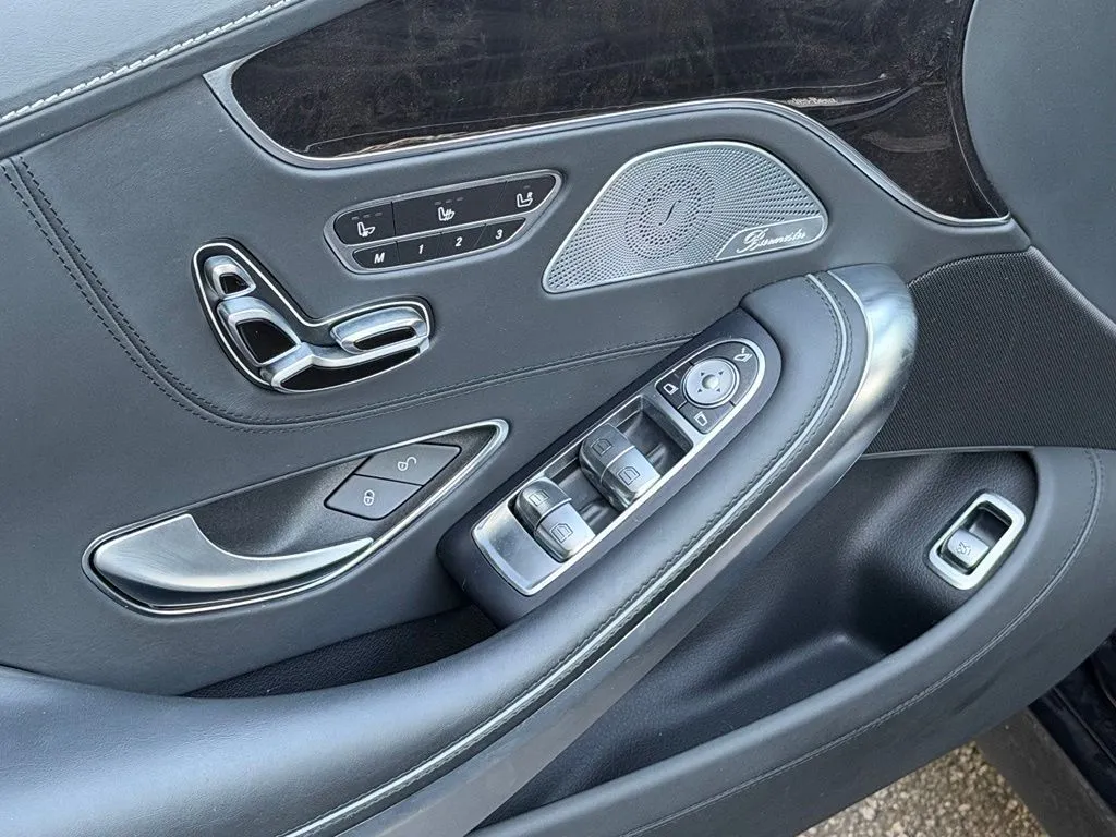 Mercedes-Benz S-Class photo 29