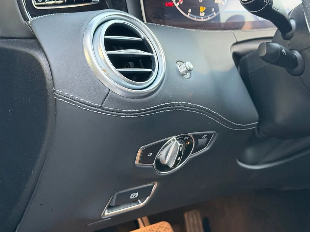 Mercedes-Benz S-Class photo 27