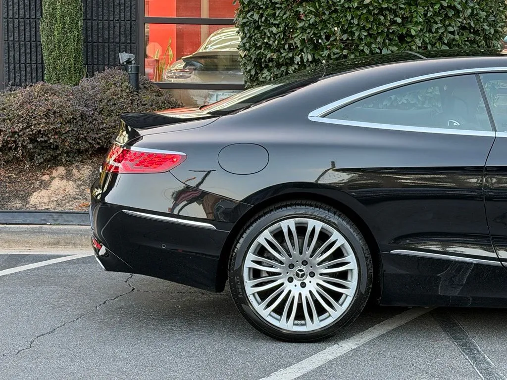 Mercedes-Benz S-Class photo 22