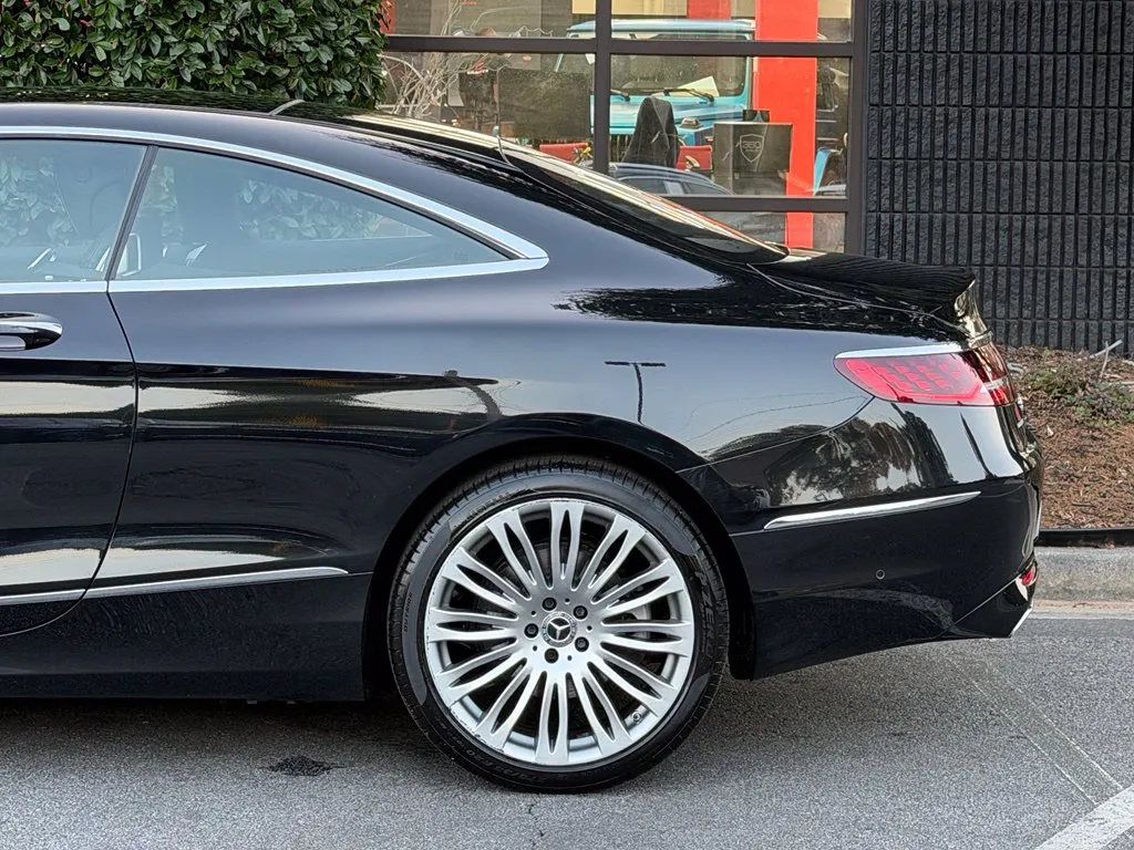 Mercedes-Benz S-Class photo 11