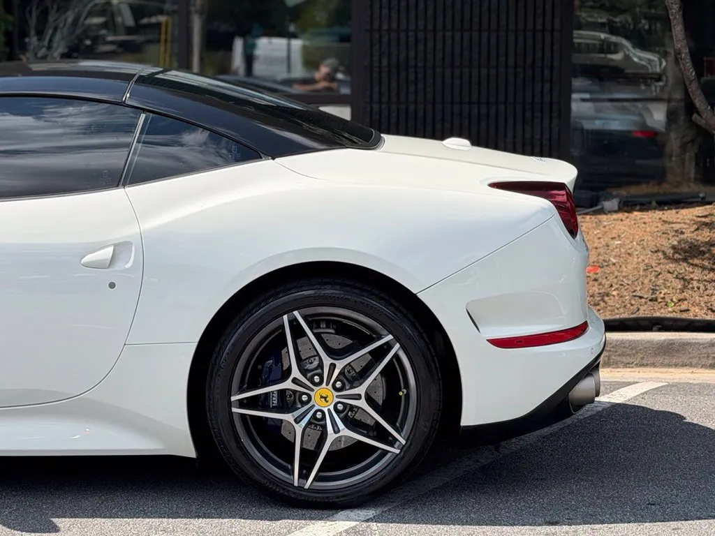Ferrari California photo 11