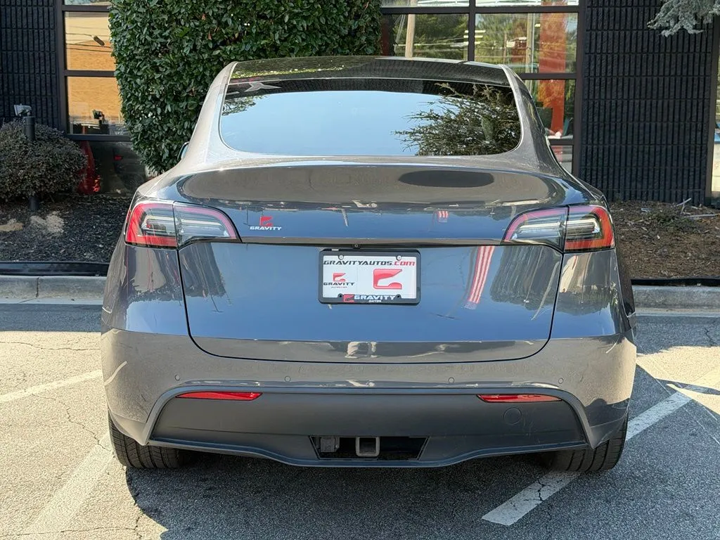 Tesla Model Y photo 17
