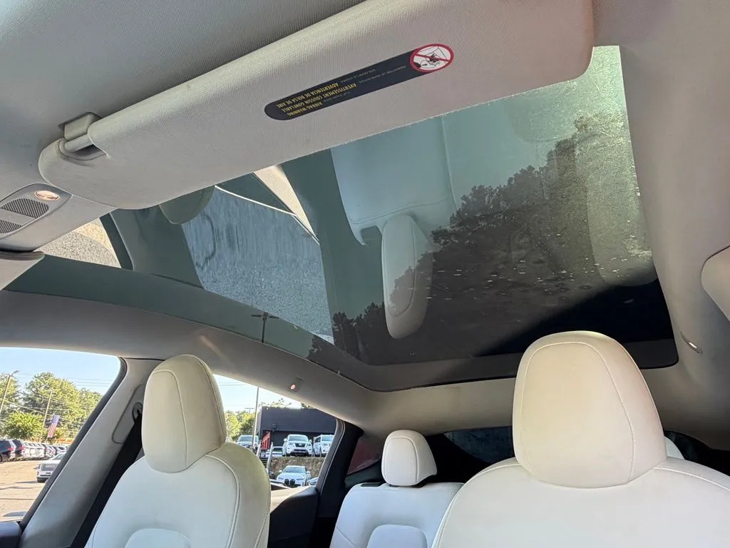 Tesla Model Y photo 54