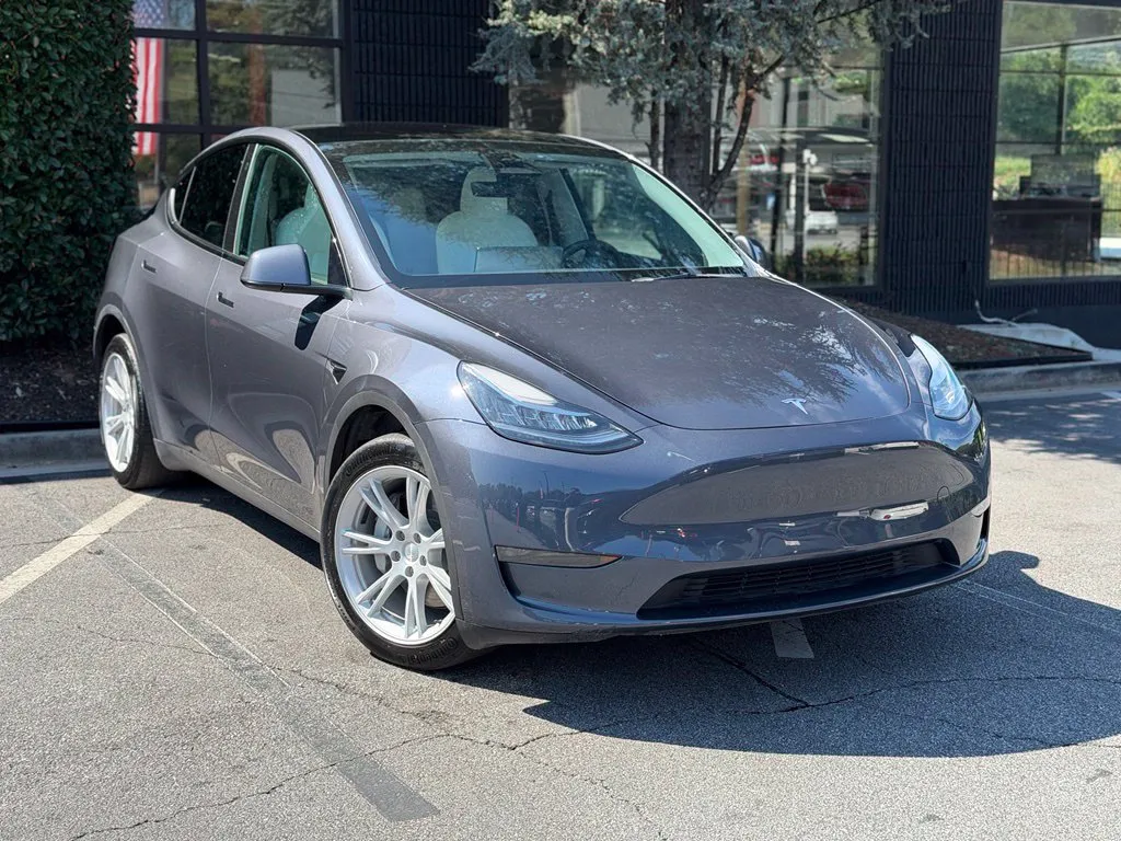 Tesla Model Y photo 7