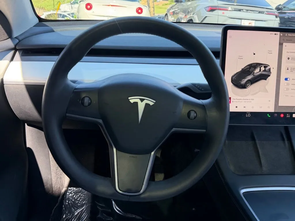 Tesla Model Y photo 46