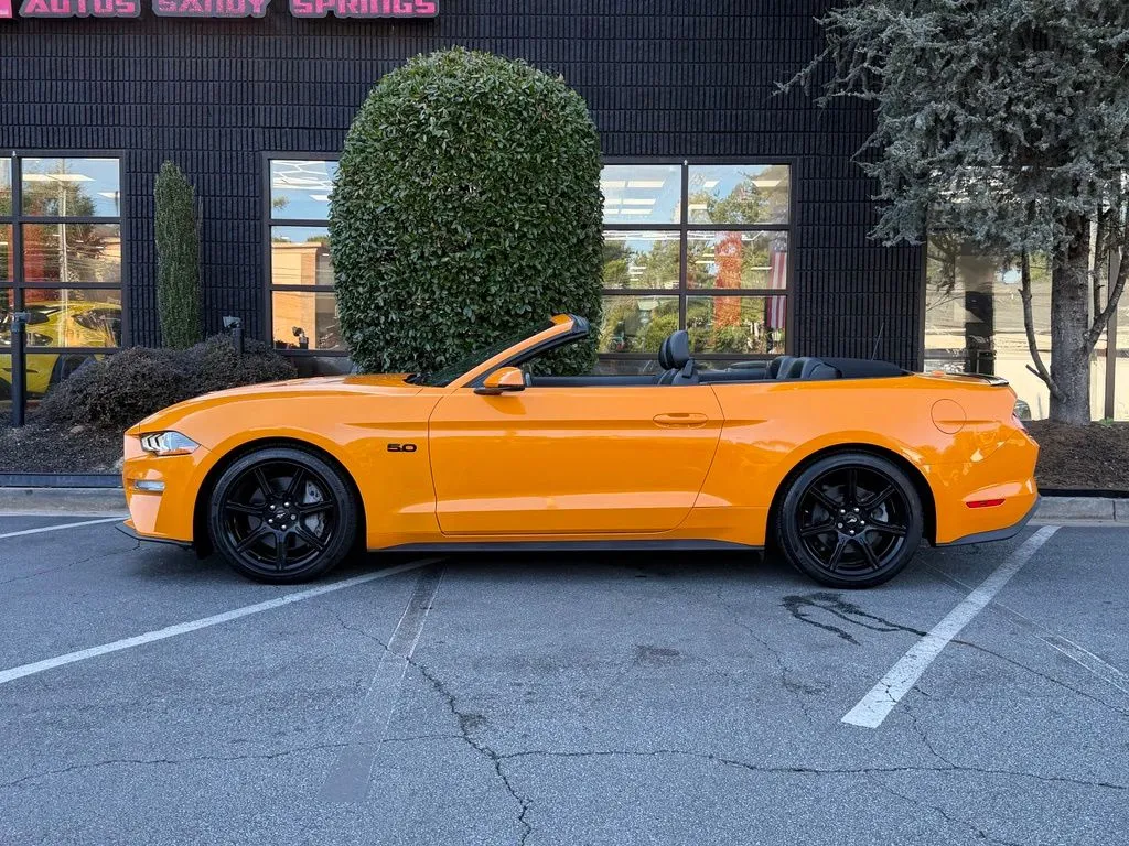 Ford Mustang photo 9