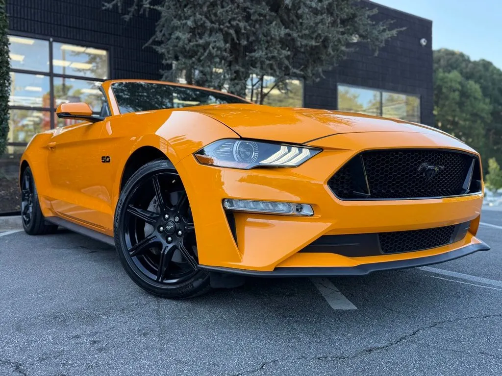 Ford Mustang photo 8