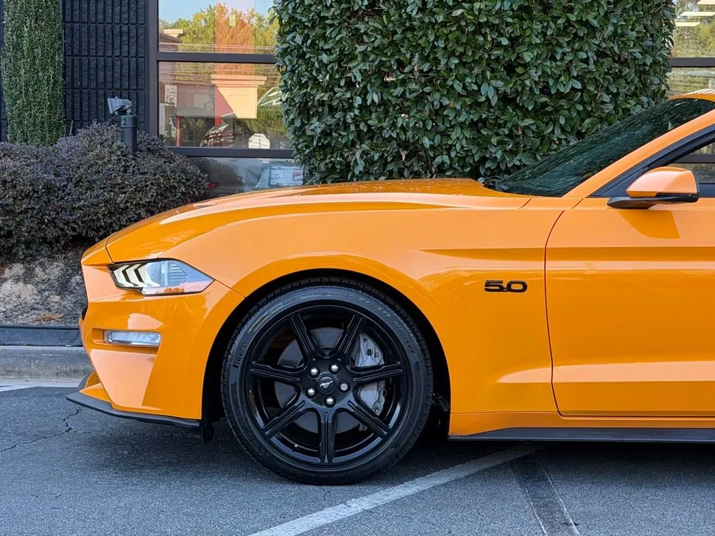Ford Mustang photo 10