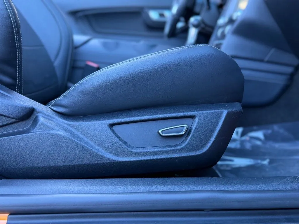 Ford Mustang photo 35