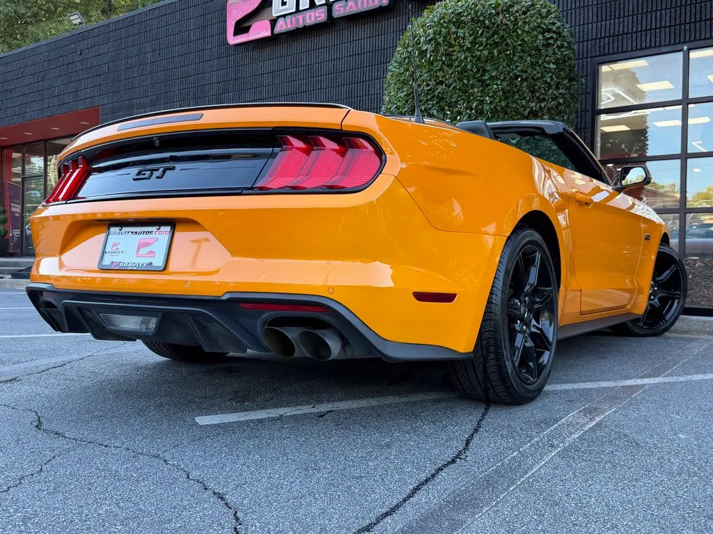 Ford Mustang photo 13
