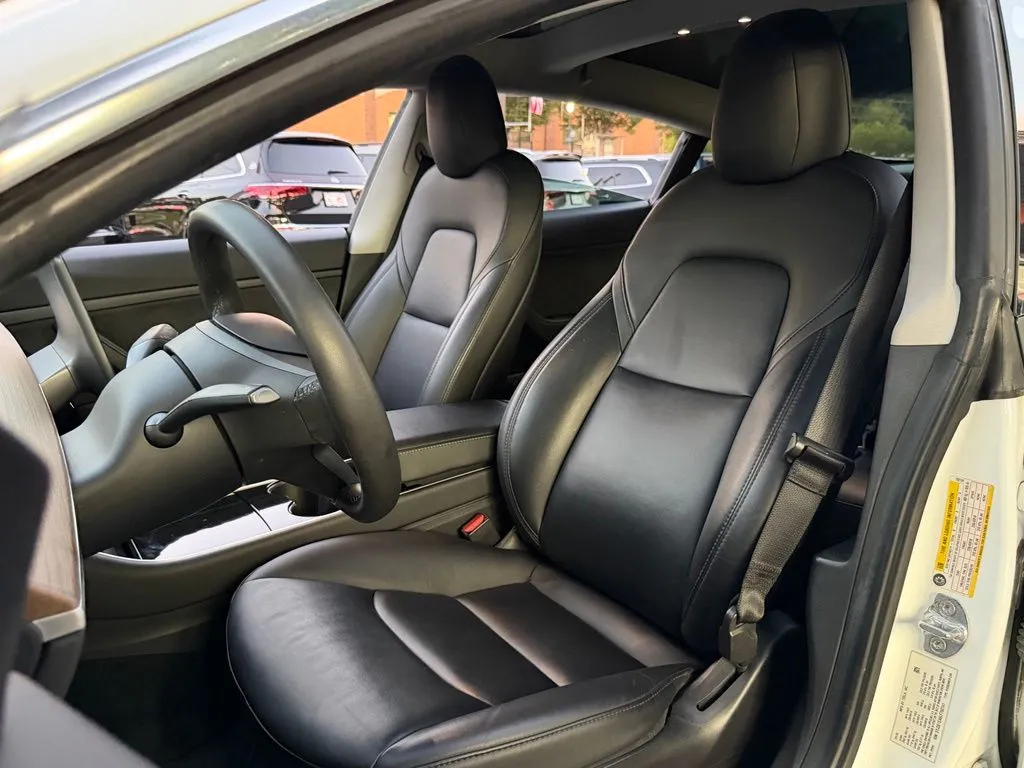 Tesla Model 3 photo 42