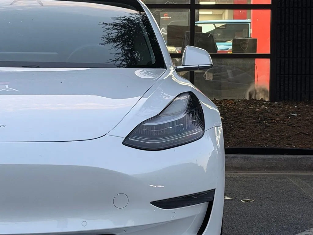 Tesla Model 3 photo 20