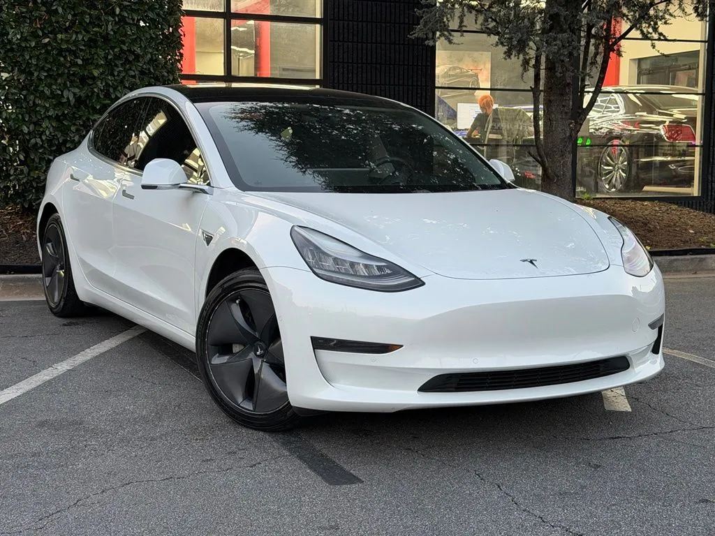 Tesla Model 3 photo 23