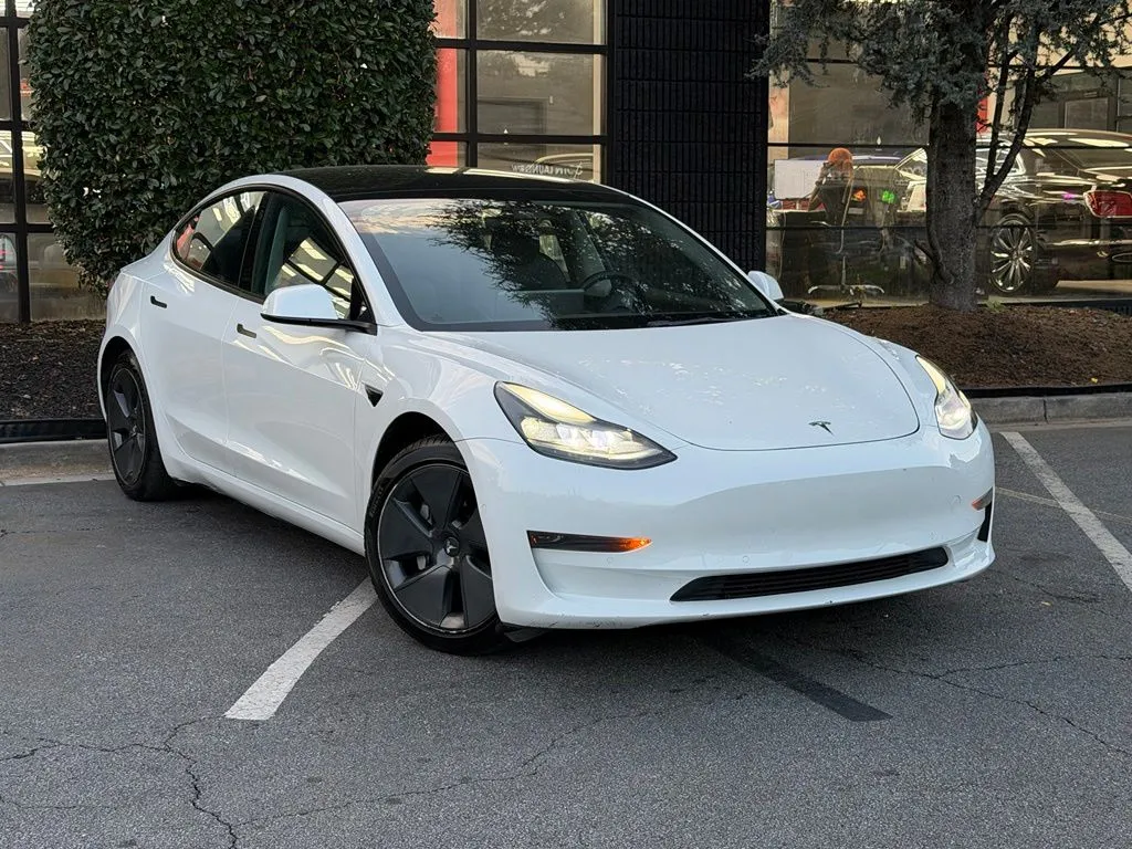 Tesla Model 3 photo 7