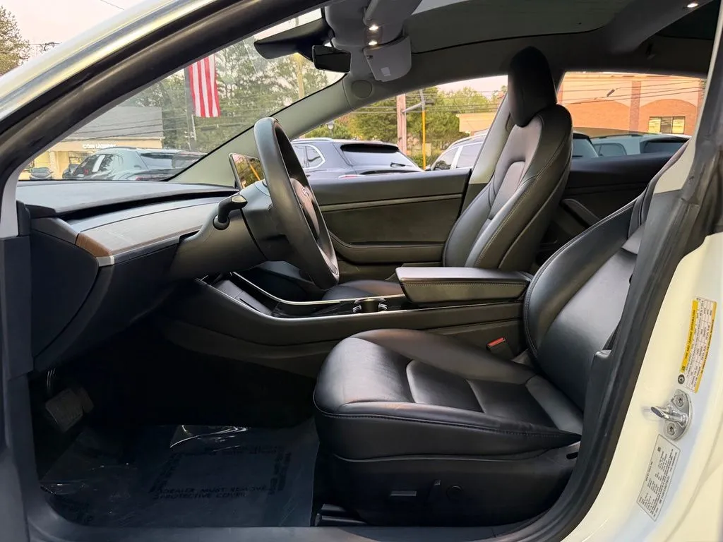 Tesla Model 3 photo 41