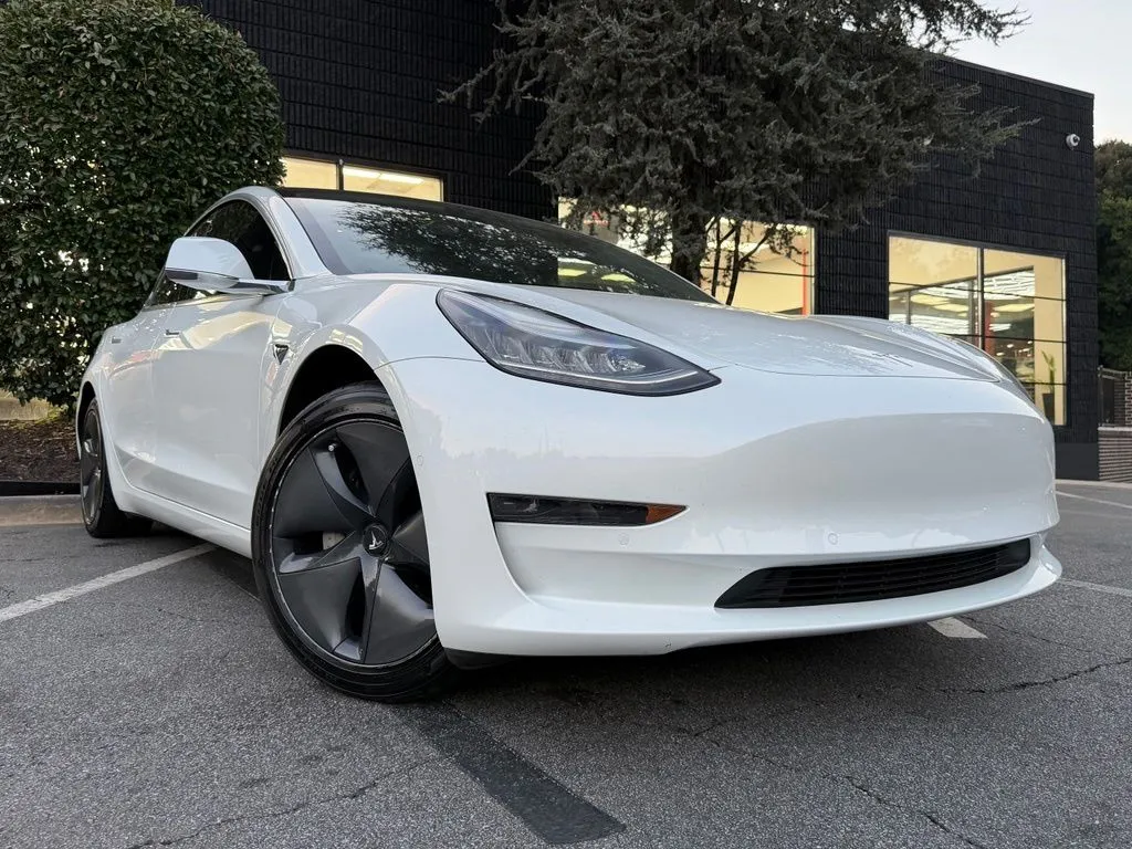 Tesla Model 3 photo 24