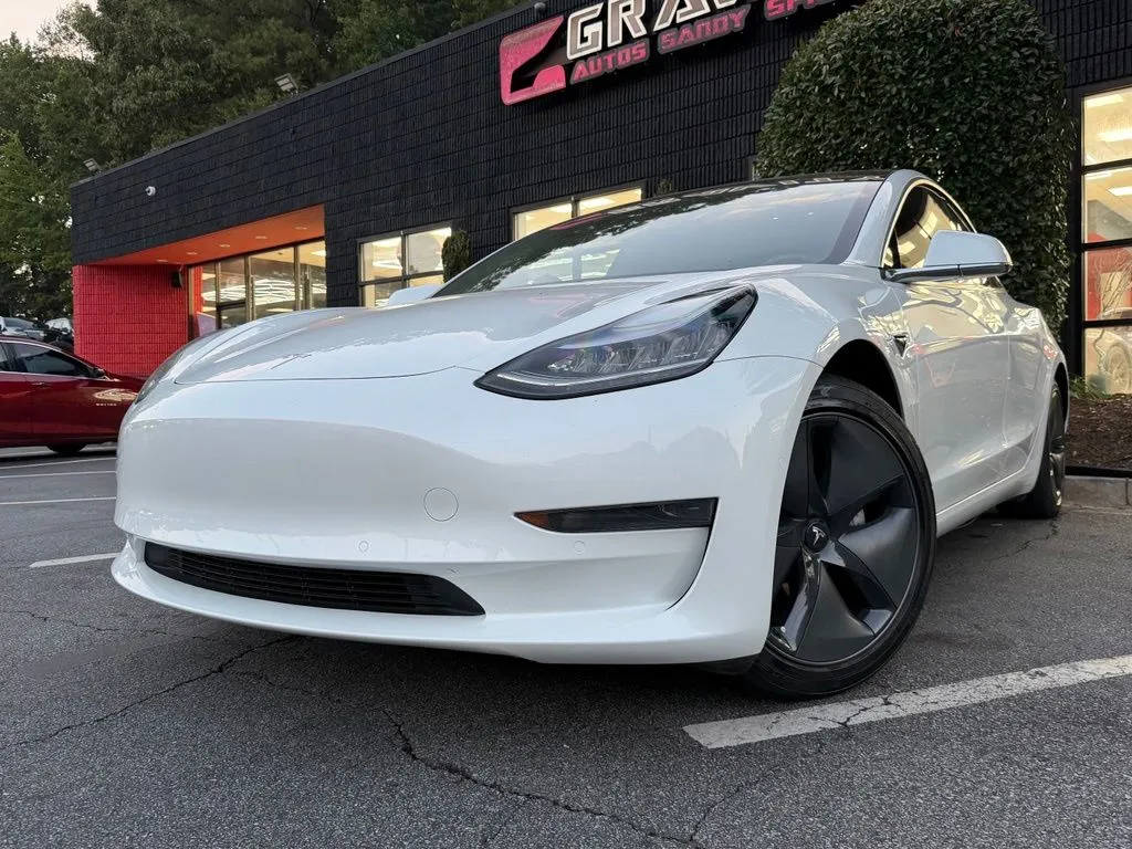 Tesla Model 3 photo 18