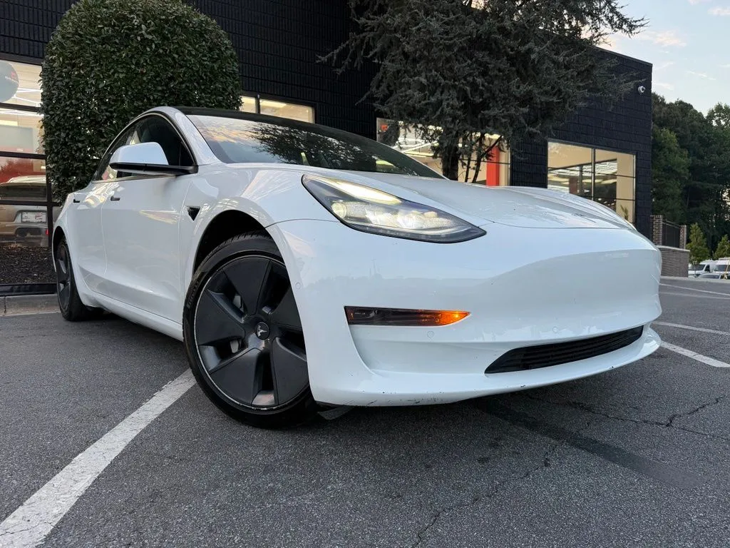 Tesla Model 3 photo 8