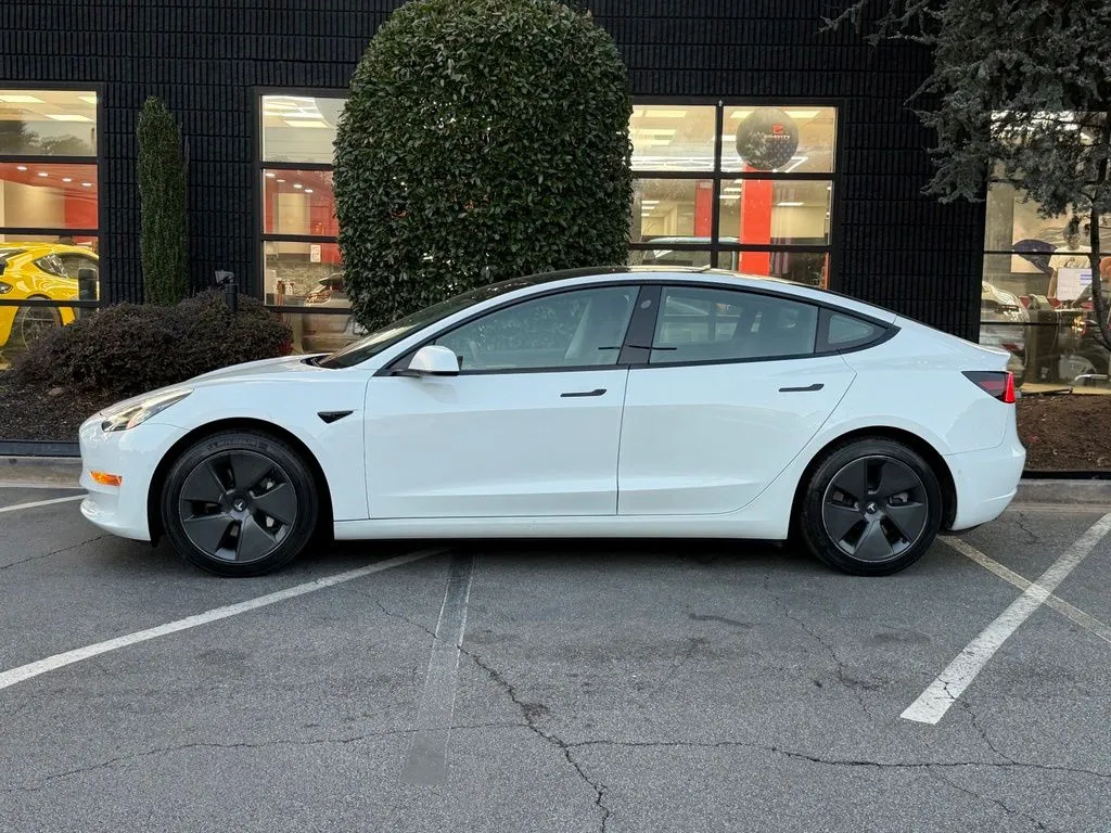 Tesla Model 3 photo 9
