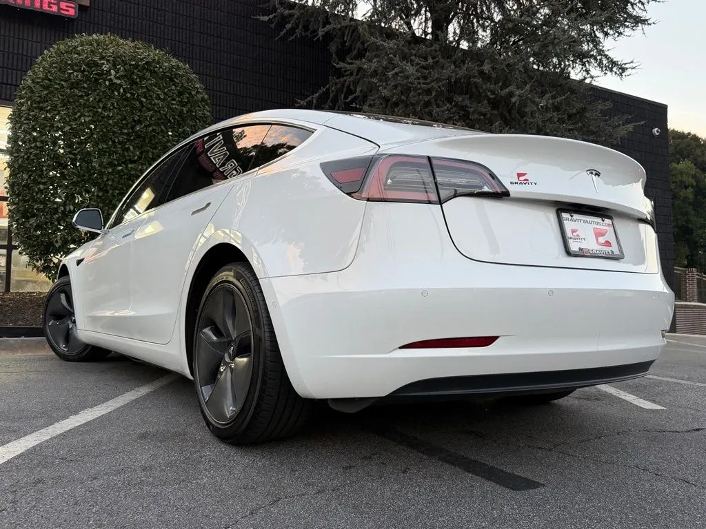 Tesla Model 3 photo 36