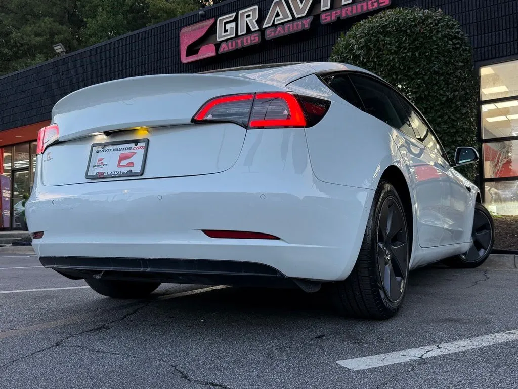 Tesla Model 3 photo 13