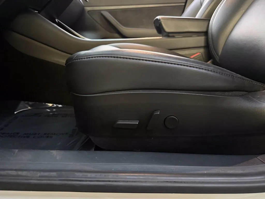 Tesla Model 3 photo 43
