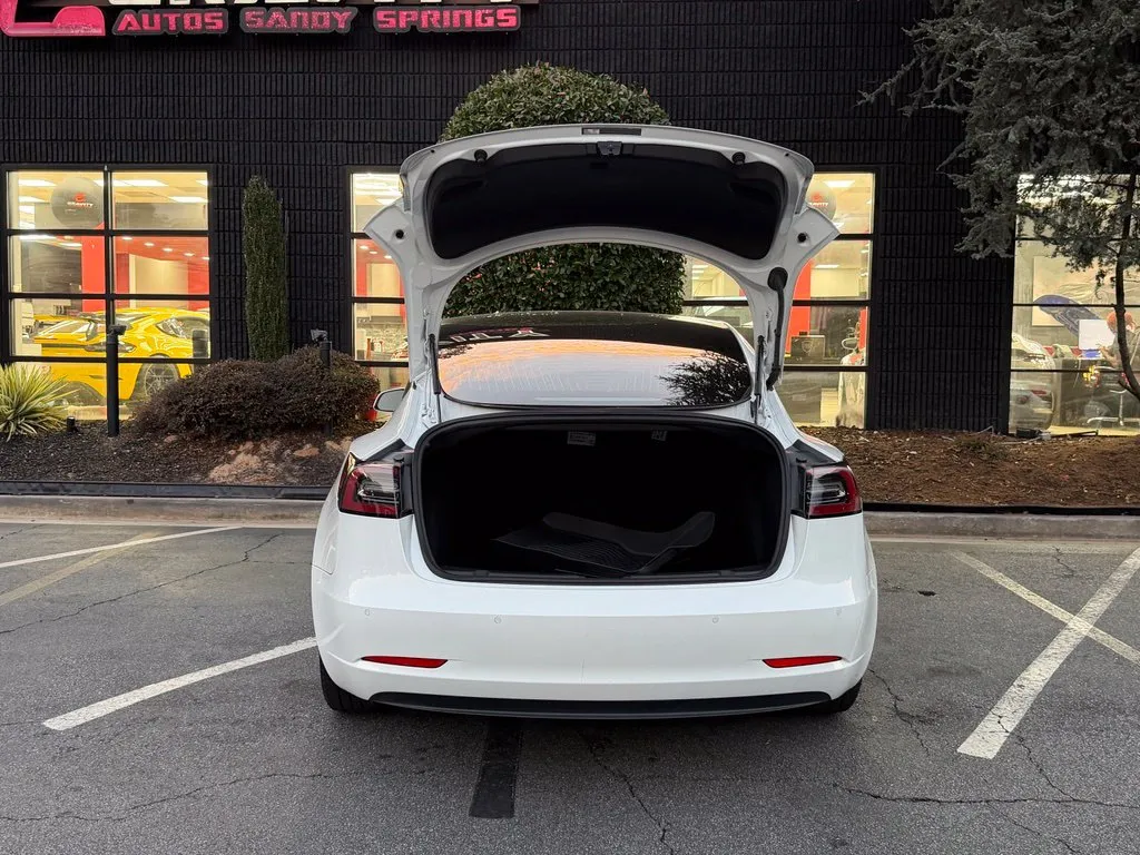Tesla Model 3 photo 33