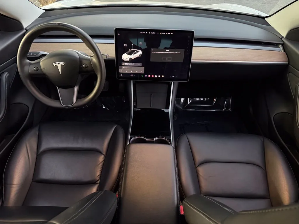 Tesla Model 3 photo 55