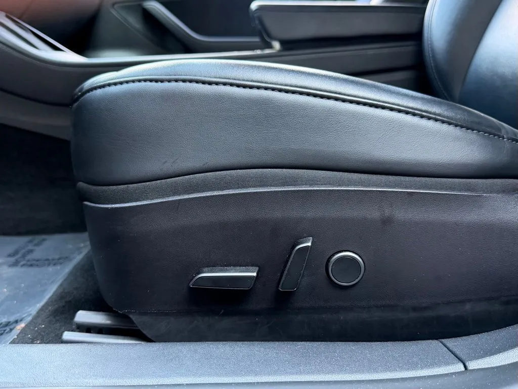 Tesla Model 3 photo 24