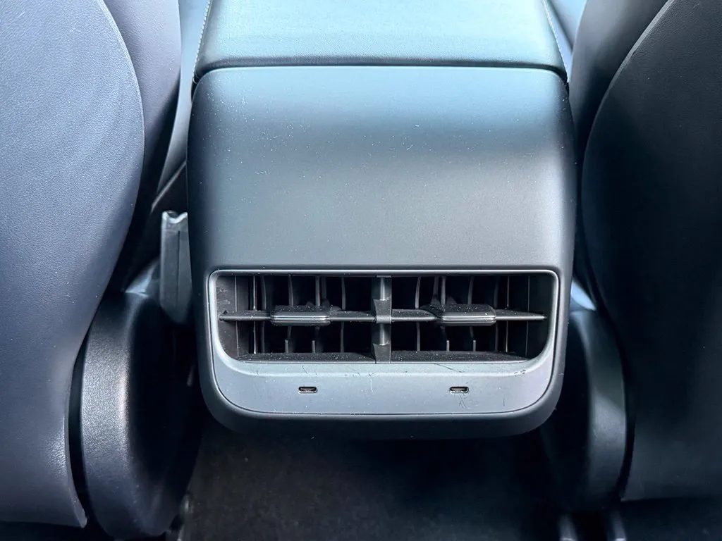Tesla Model 3 photo 46