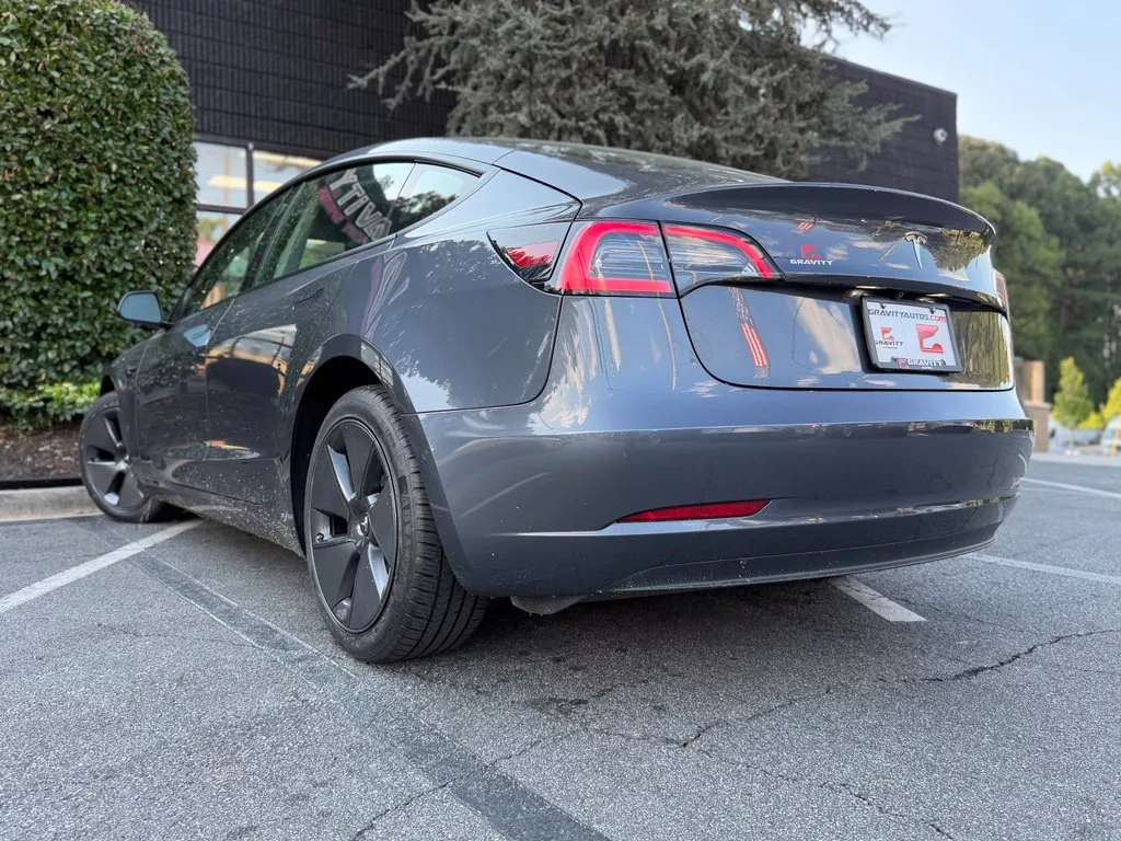 Tesla Model 3 photo 20