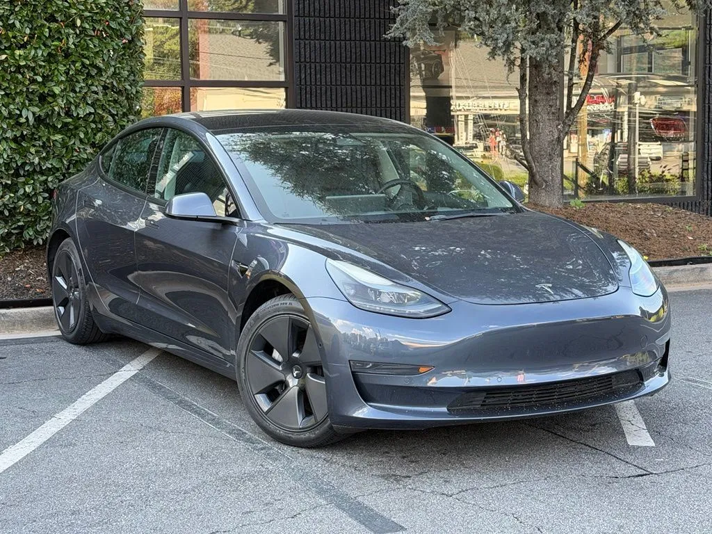 Tesla Model 3 photo 7