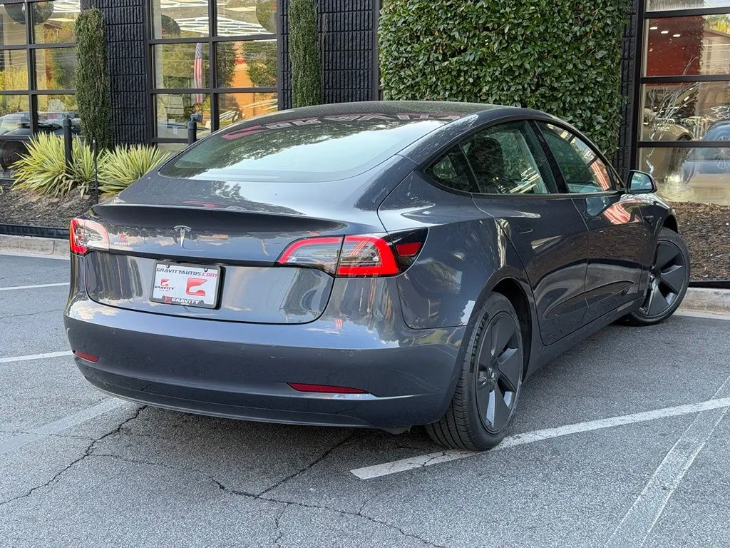 Tesla Model 3 photo 12
