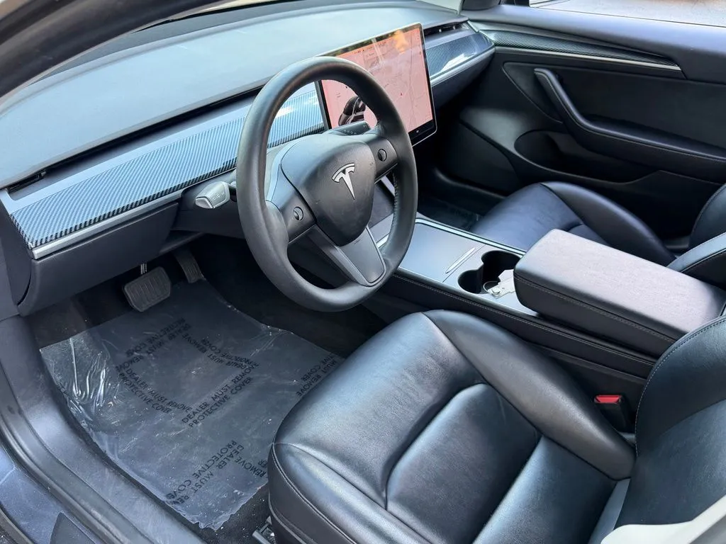 Tesla Model 3 photo 21