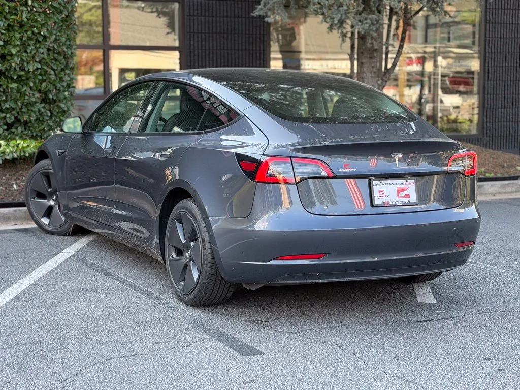 Tesla Model 3 photo 19