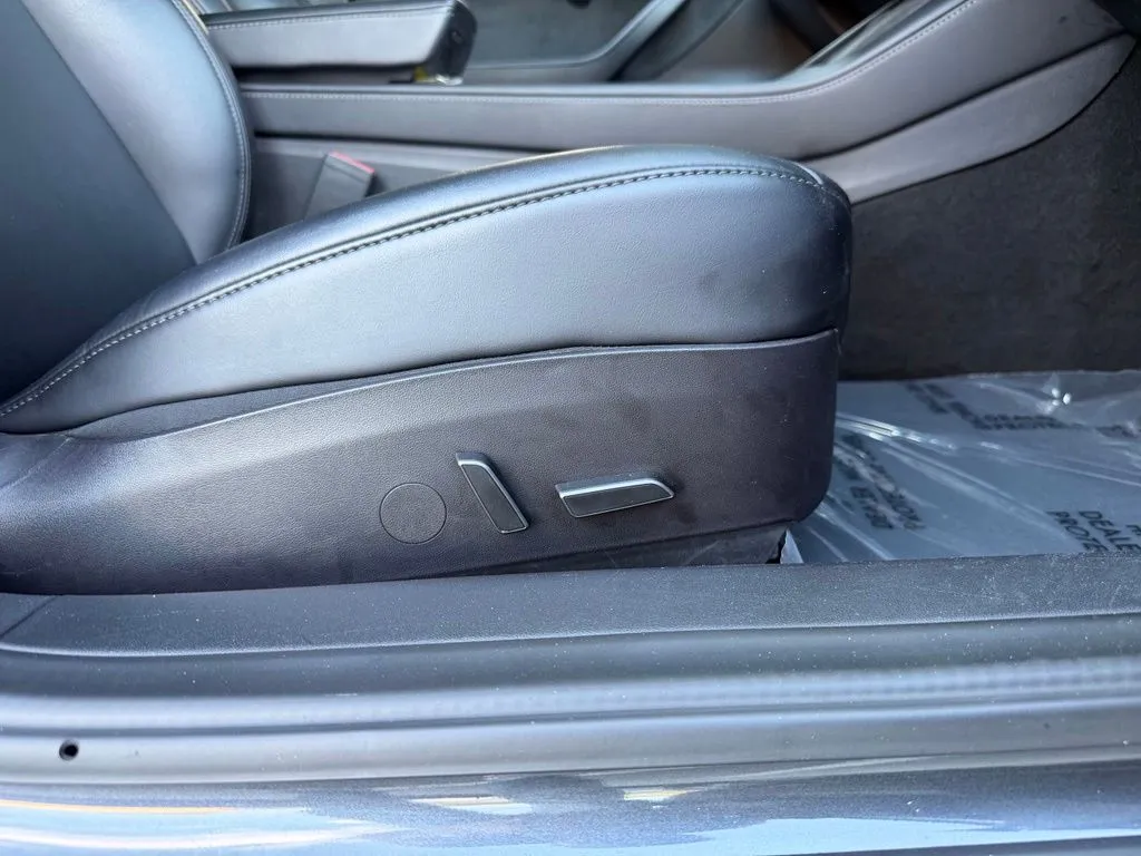 Tesla Model 3 photo 32