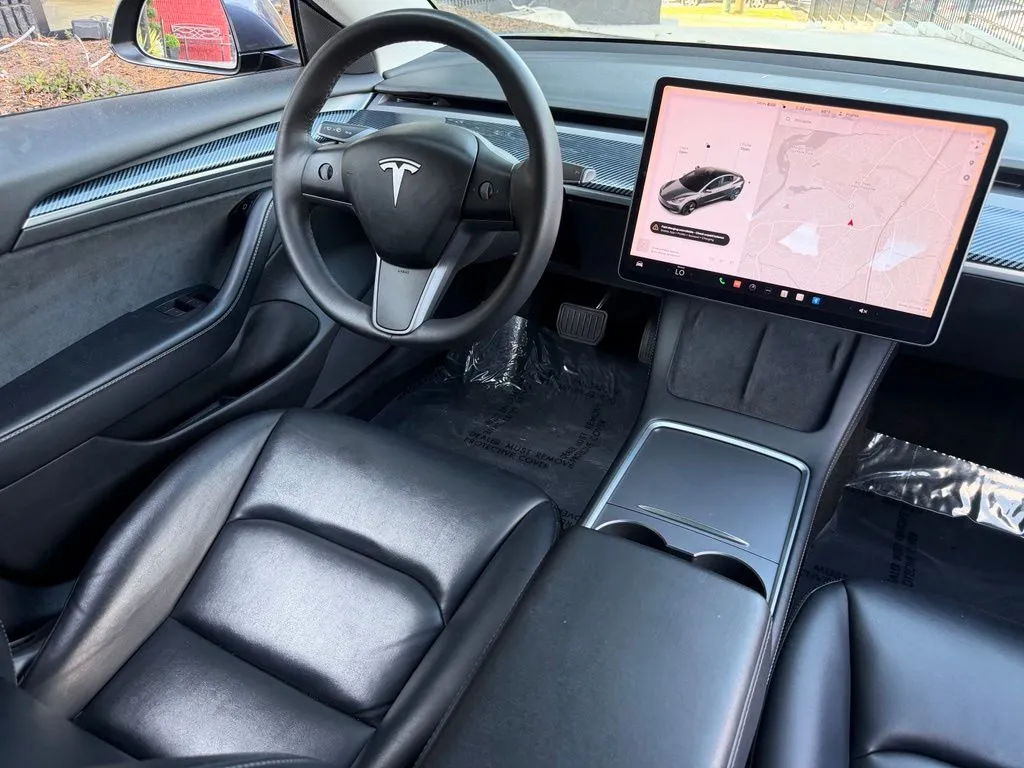 Tesla Model 3 photo 38