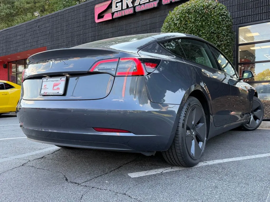 Tesla Model 3 photo 13