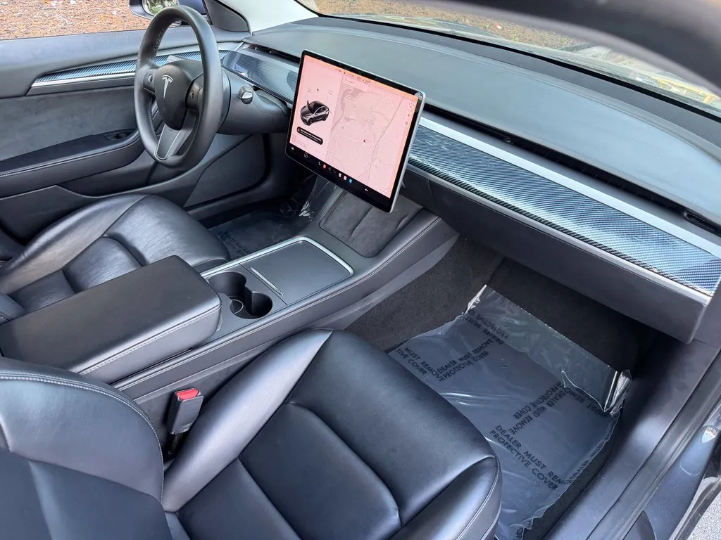 Tesla Model 3 photo 29