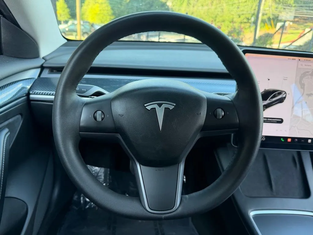 Tesla Model 3 photo 40