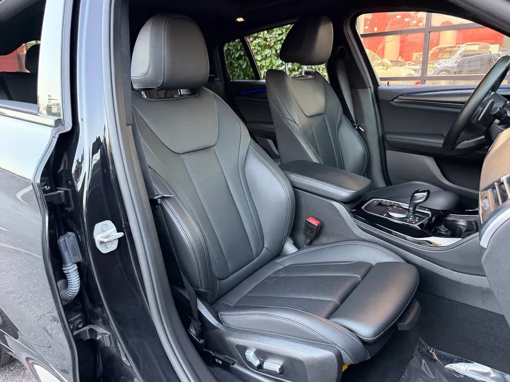 BMW X4 photo 35