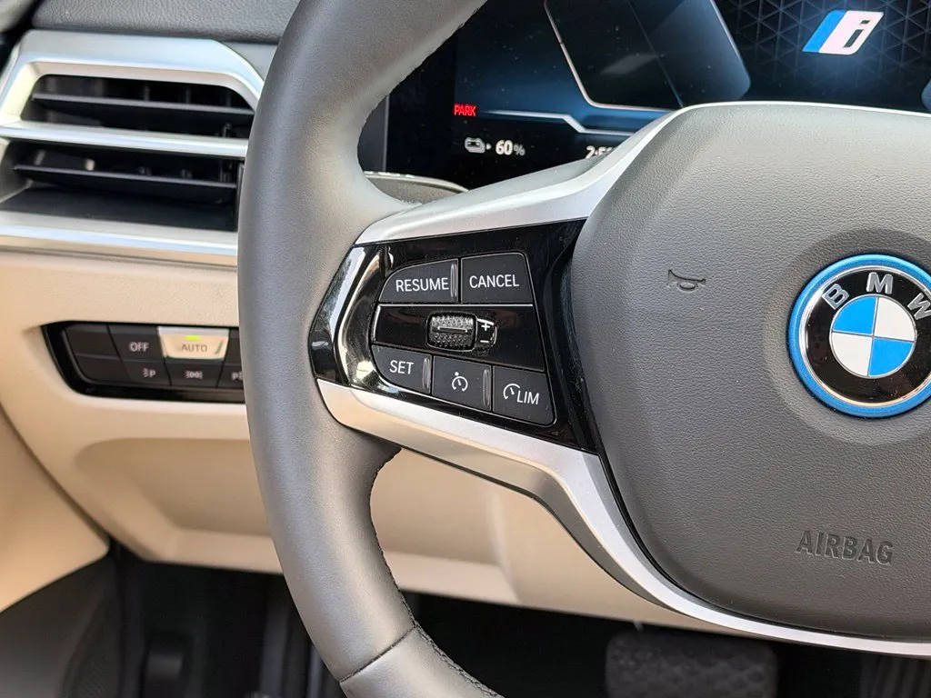 BMW i4 photo 44